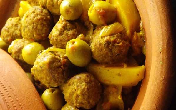 Tajine de Kefta aux pommes de terre et aux olives - Cuisine Marocaine